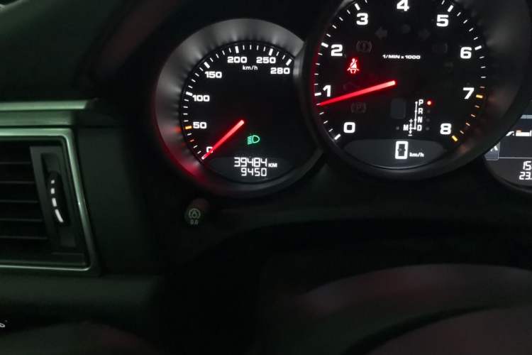 Used Porsche Macan 2017 Macan 2.0T Odometer Close Up