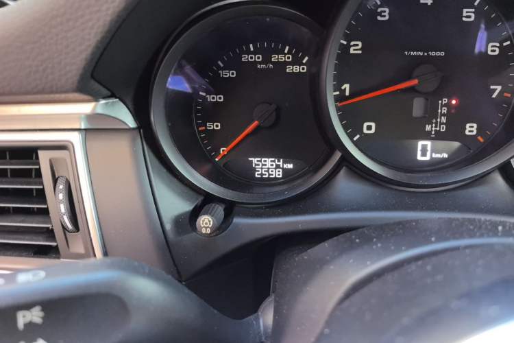 Used Porsche Macan 2017 Macan 2.0T Odometer Close Up