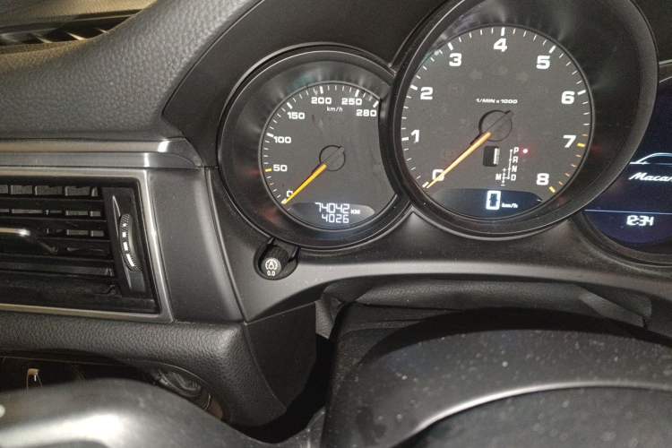 Used Porsche Macan 2017 Macan 2.0T Odometer Close Up