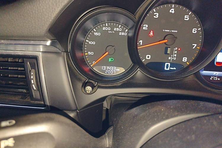 Used Porsche Macan 2017 Macan 2.0T Odometer Close Up