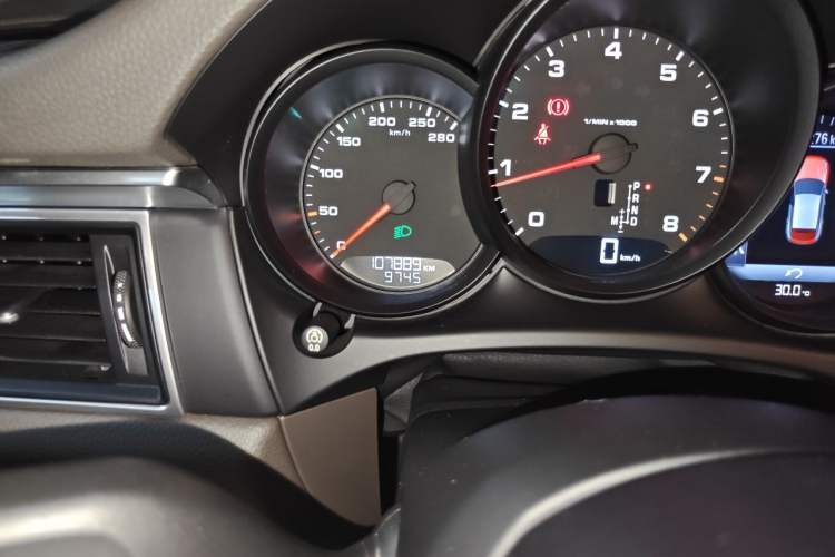 Used Porsche Macan 2017 Macan 2.0T Odometer Close Up