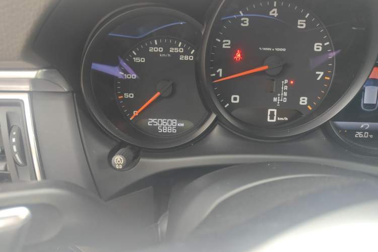 Used Porsche Macan 2017 Macan 2.0T Odometer Close Up