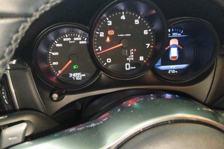 Used Porsche Macan 2017 Macan 2.0T Odometer Close Up