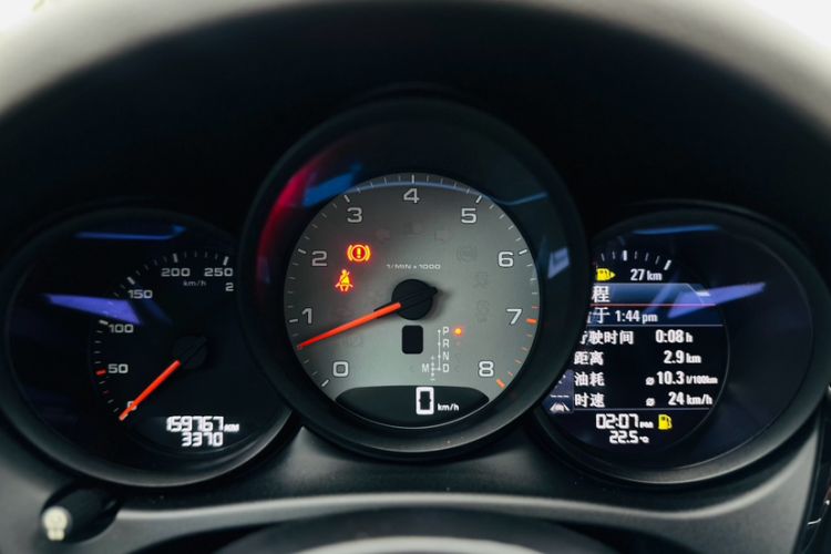 Used Porsche Macan 2017 Macan S 3.0T Odometer Close Up