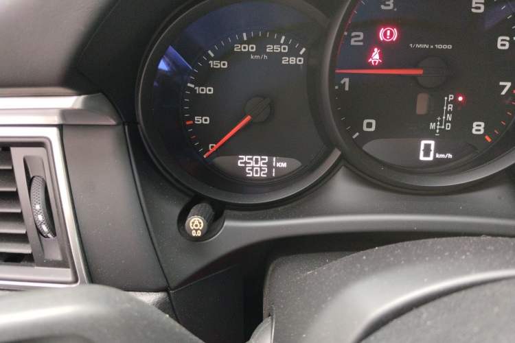 Used Porsche Macan 2017 Macan 2.0T Odometer Close Up