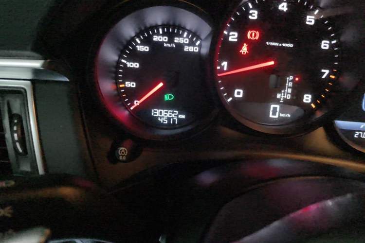 Used Porsche Macan 2017 Macan 2.0T Odometer Close Up