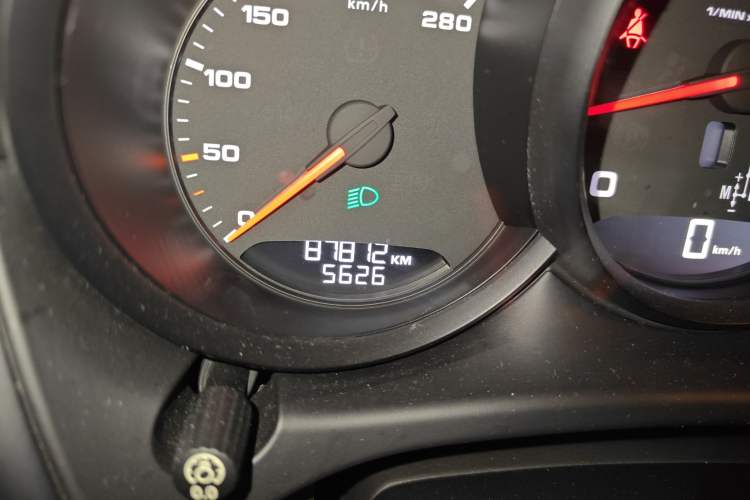 Used Porsche Macan 2017 Macan 2.0T Odometer Close Up