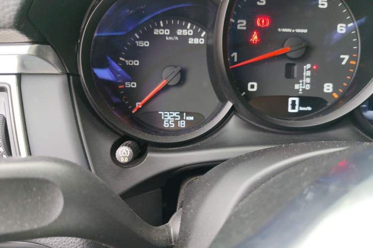 Used Porsche Macan 2017 Macan 2.0T Odometer Close Up