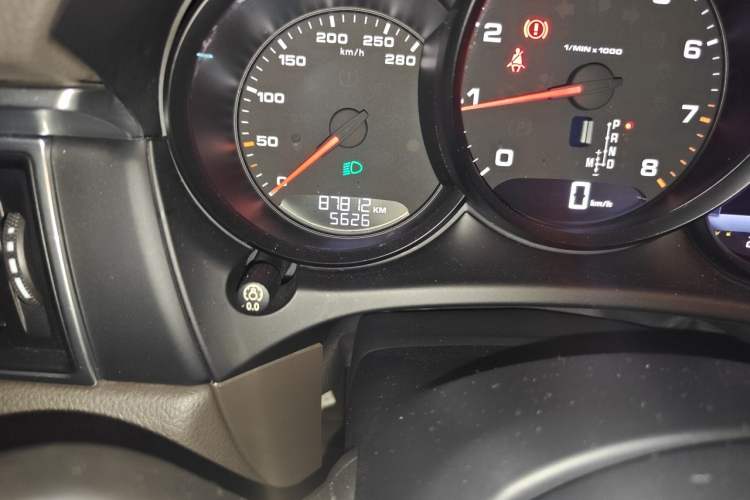 Used Porsche Macan 2017 Macan 2.0T Odometer Close Up