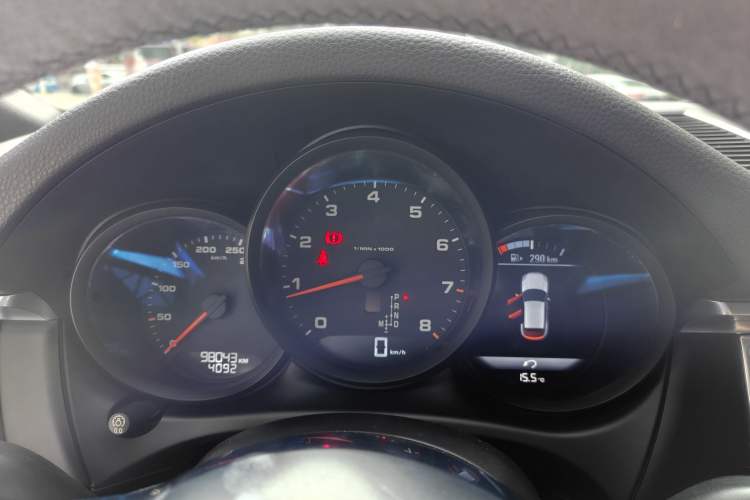 Used Porsche Macan 2017 Macan 2.0T Odometer Close Up