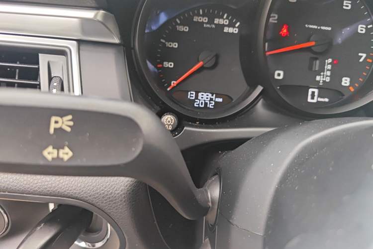 Used Porsche Macan 2017 Macan 2.0T Odometer Close Up