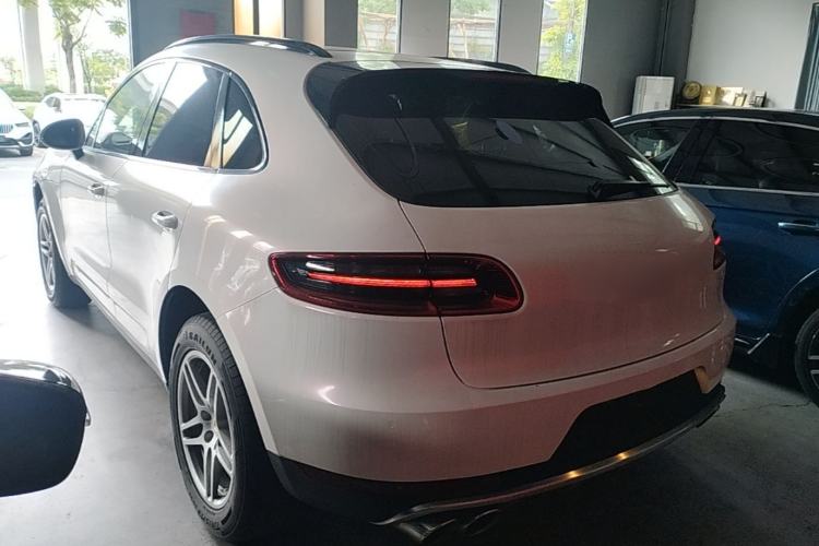 Used Porsche Macan 2017 Macan 2.0T Rear Left 45 Deg