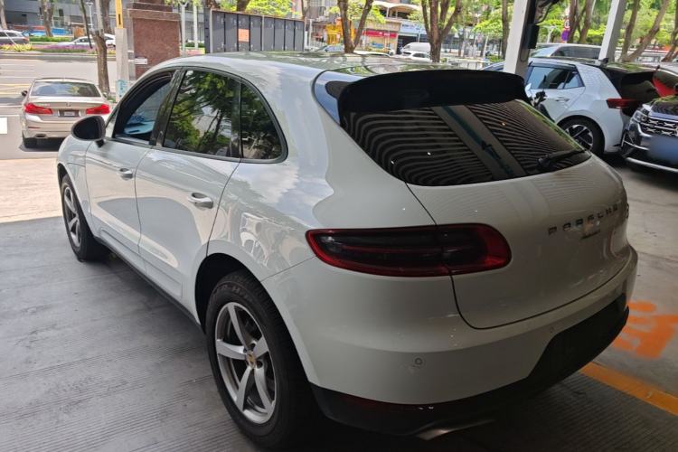 Used Porsche Macan 2017 Macan 2.0T Rear Left 45 Deg