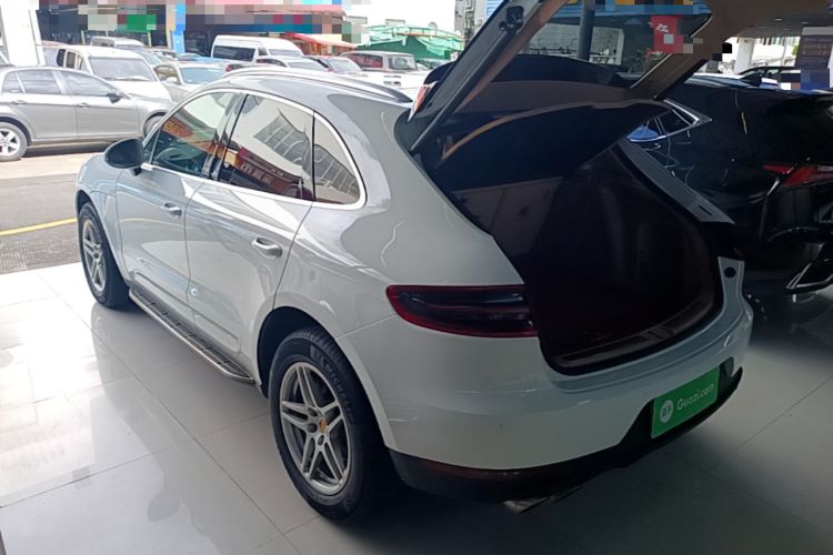 Used Porsche Macan 2017 Macan 2.0T Rear Left 45 Deg