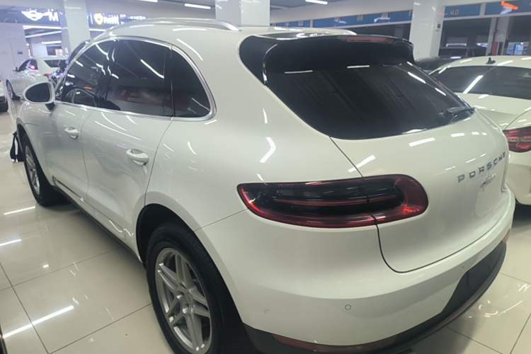 Used Porsche Macan 2017 Macan 2.0T Rear Left 45 Deg