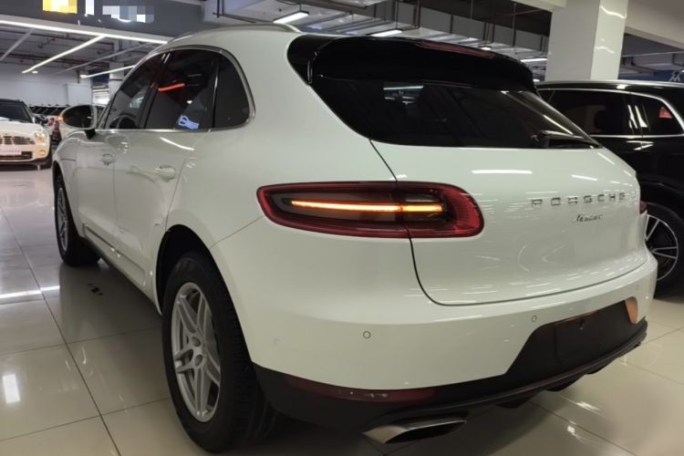 Used Porsche Macan 2017 Macan 2.0T Rear Left 45 Deg
