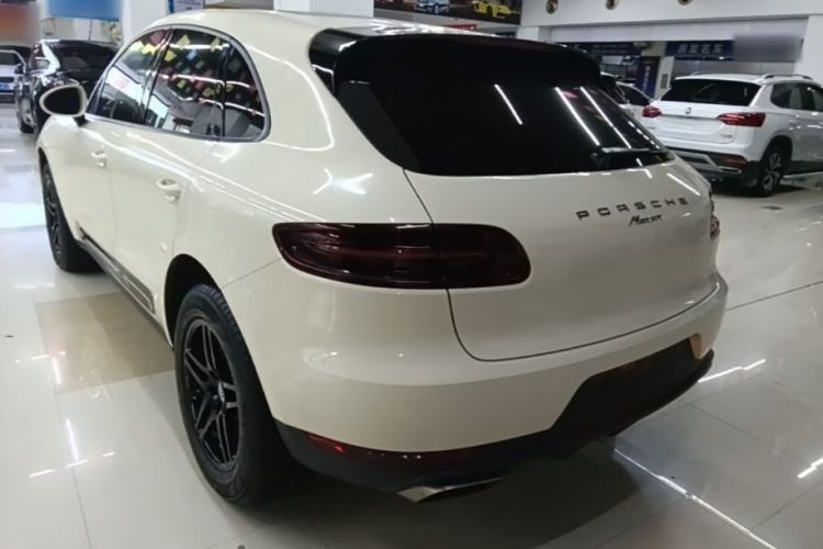 Used Porsche Macan 2017 Macan 2.0T Rear Left 45 Deg