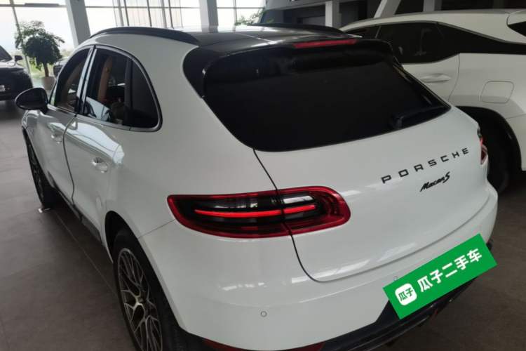 Used Porsche Macan 2017 Macan 2.0T Rear Left 45 Deg