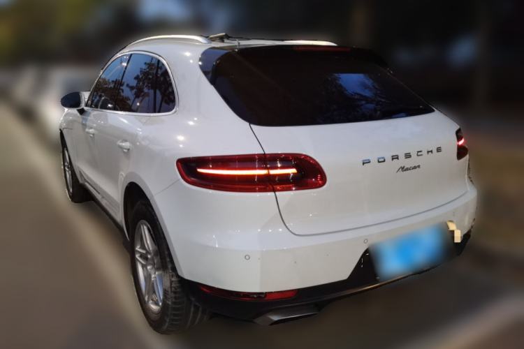 Used Porsche Macan 2017 Macan 2.0T Rear Left 45 Deg
