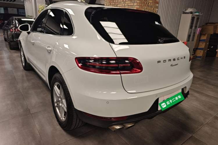 Used Porsche Macan 2017 Macan 2.0T Rear Left 45 Deg