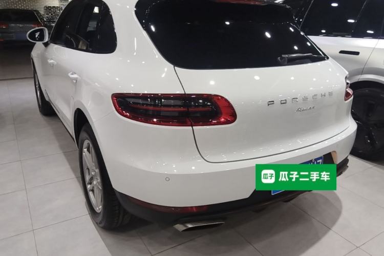 Used Porsche Macan 2017 Macan 2.0T Rear Left 45 Deg