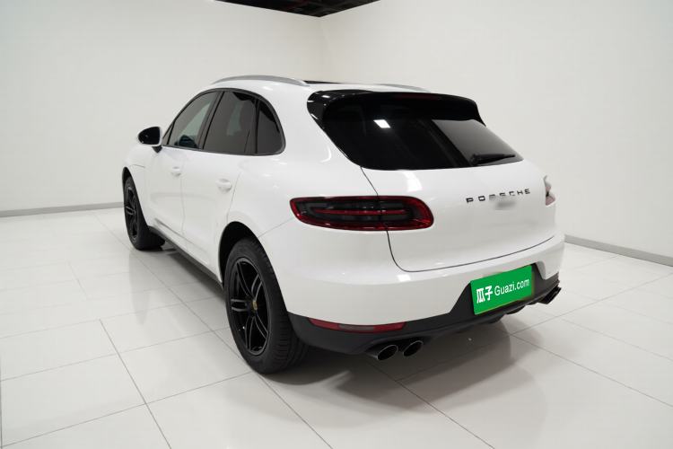 Used Porsche Macan 2017 Macan 2.0T Rear Left 45 Deg