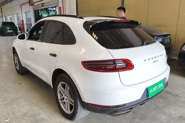 Used Porsche Macan 2017 Macan 2.0T Rear Left 45 Deg