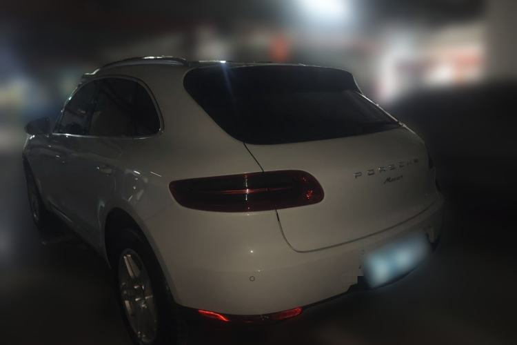 Used Porsche Macan 2017 Macan 2.0T Rear Left 45 Deg