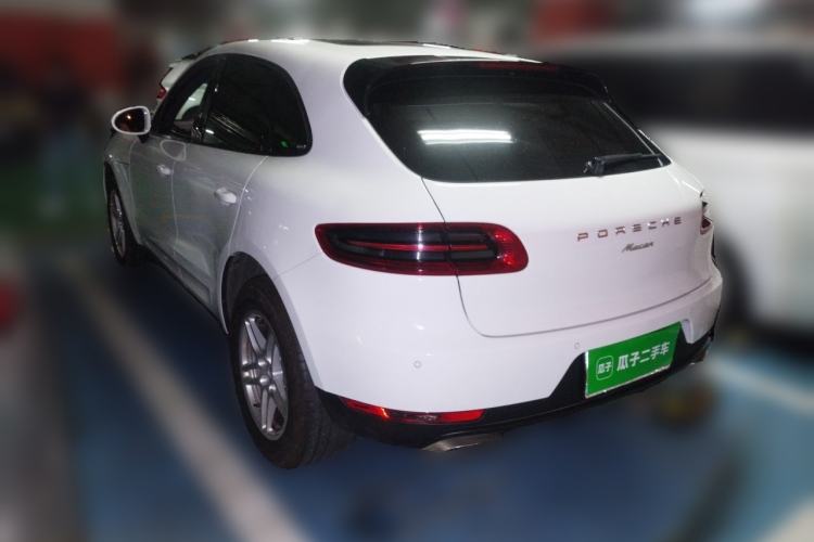Used Porsche Macan 2017 Macan 2.0T Rear Left 45 Deg
