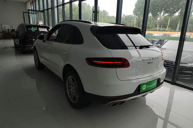 Used Porsche Macan 2017 Macan 2.0T Rear Left 45 Deg