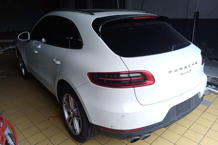Used Porsche Macan 2017 Macan S 3.0T Rear Left 45 Deg