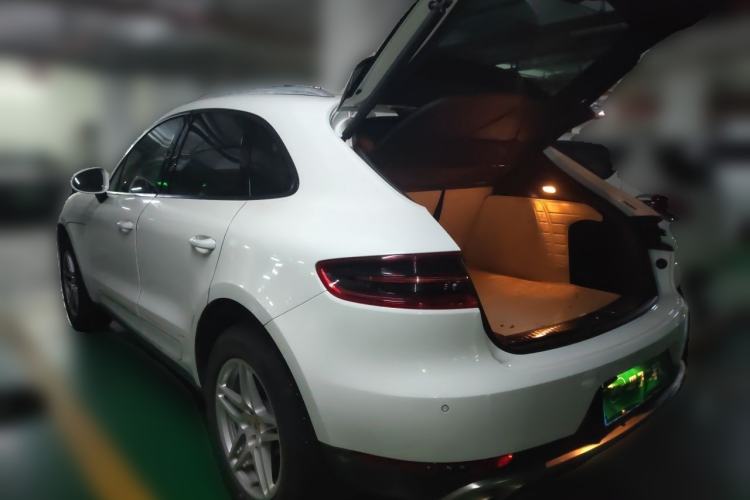 Used Porsche Macan 2017 Macan 2.0T Rear Left 45 Deg