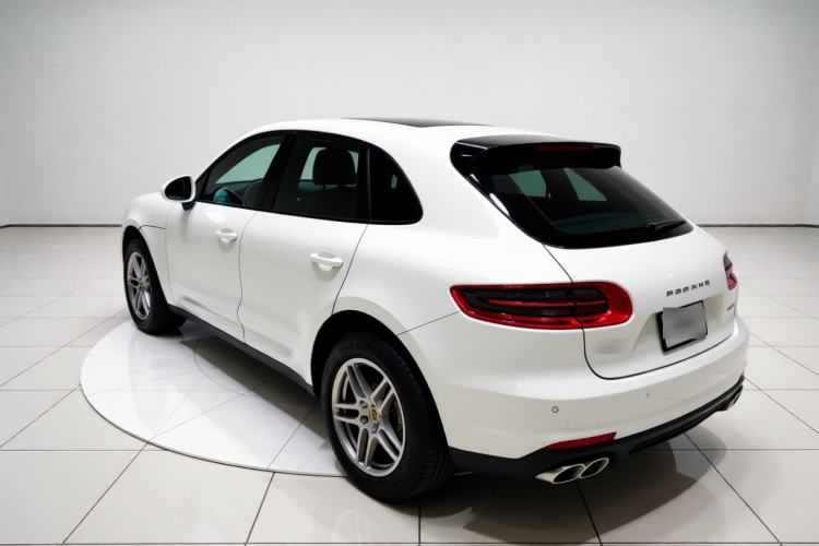 Used Porsche Macan 2017 Macan 2.0T Rear Left 45 Deg