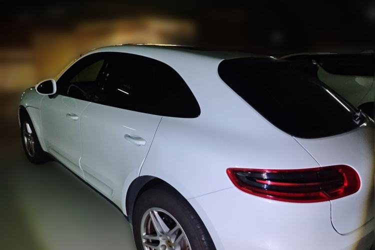 Used Porsche Macan 2017 Macan 2.0T Rear Left 45 Deg