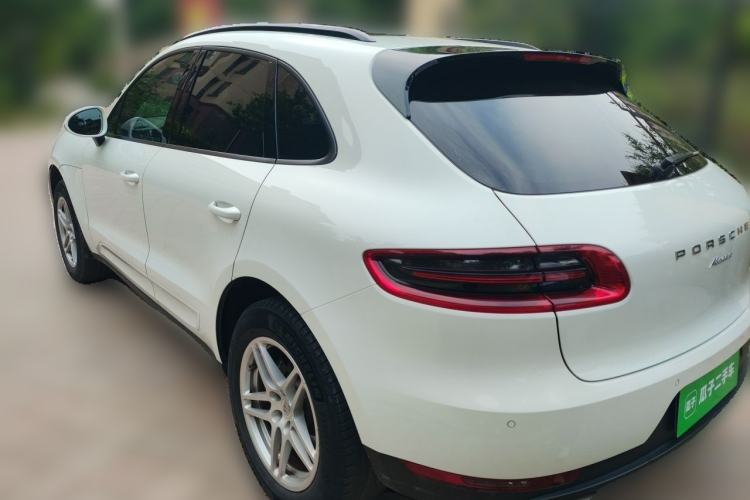 Used Porsche Macan 2017 Macan 2.0T Rear Left 45 Deg