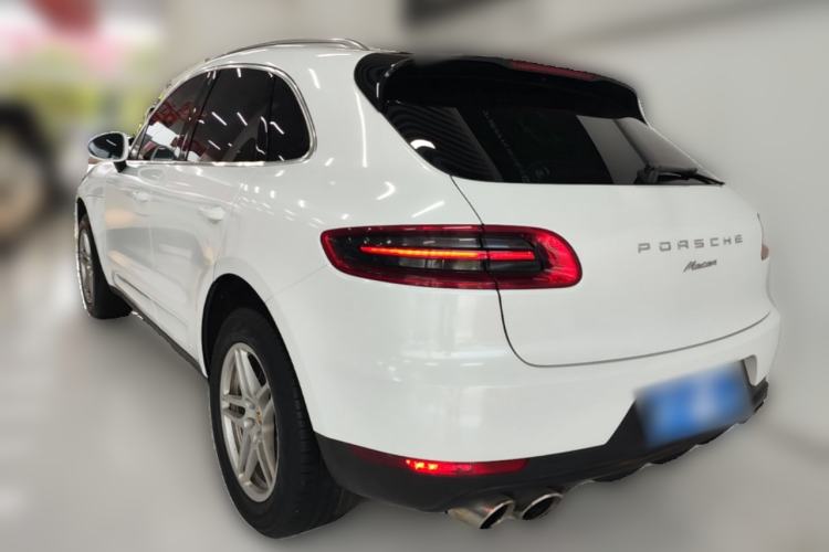 Used Porsche Macan 2017 Macan 2.0T Rear Left 45 Deg
