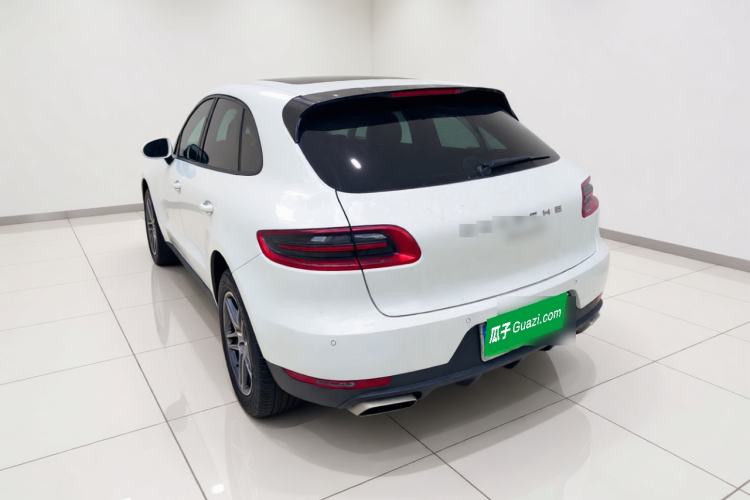 Used Porsche Macan 2017 Macan 2.0T Rear Left 45 Deg