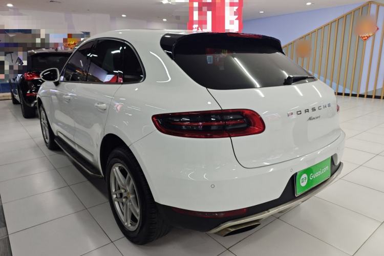 Used Porsche Macan 2017 Macan 2.0T Rear Left 45 Deg