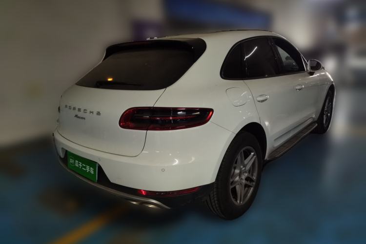 Used Porsche Macan 2017 Macan 2.0T Rear Right 45 Deg