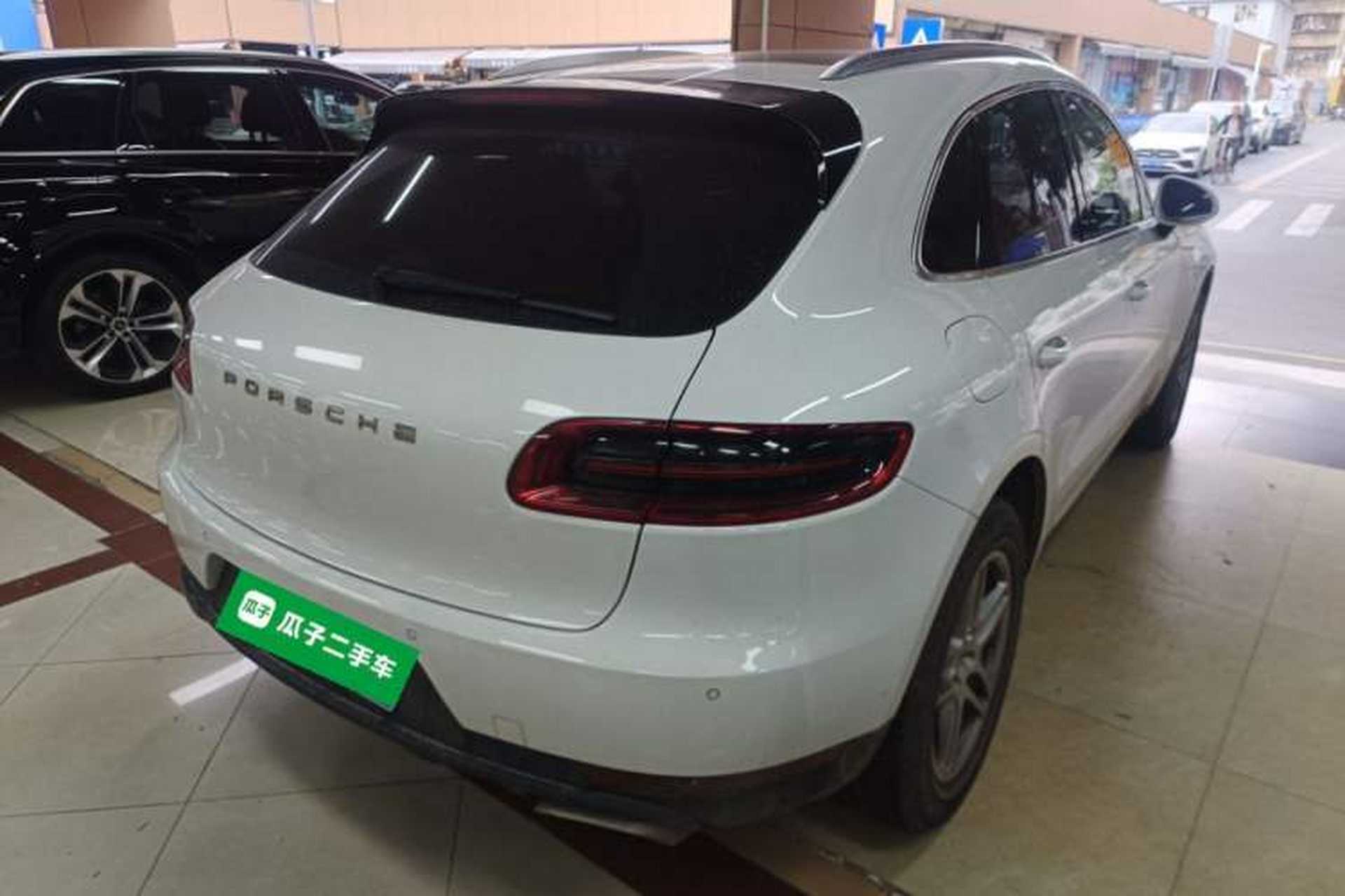 Used Porsche Macan 2017 Macan 2.0T Rear Right 45 Deg
