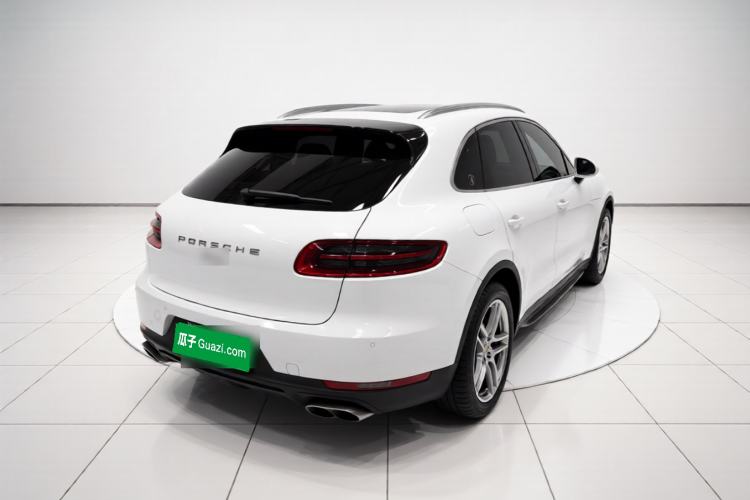 Used Porsche Macan 2017 Macan 2.0T Rear Right 45 Deg