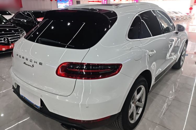 Used Porsche Macan 2017 Macan 2.0T Rear Right 45 Deg