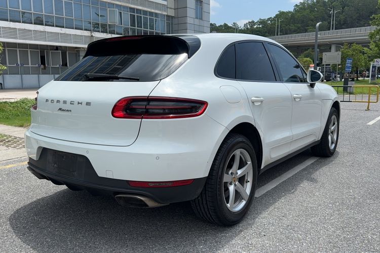 Used Porsche Macan 2017 Macan 2.0T Rear Right 45 Deg