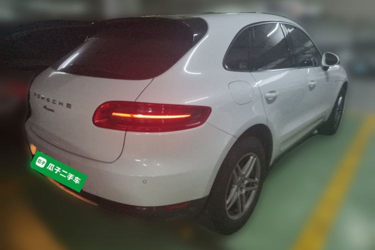 Used Porsche Macan 2017 Macan 2.0T Rear Right 45 Deg