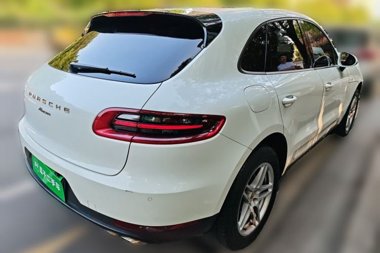 Used Porsche Macan 2017 Macan 2.0T Rear Right 45 Deg