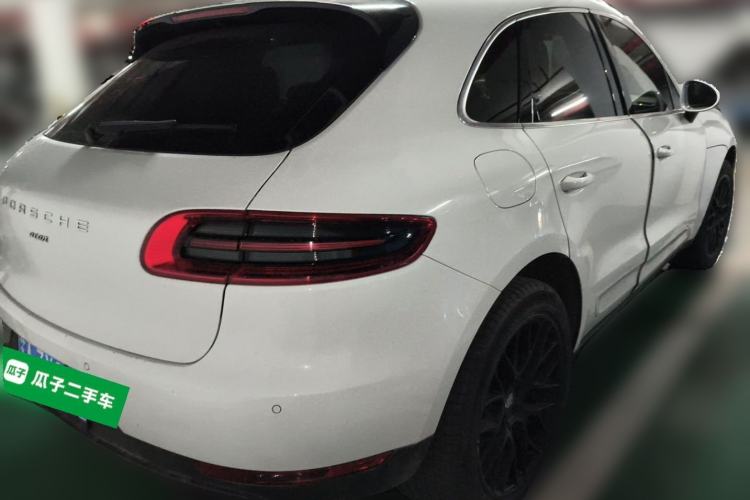 Used Porsche Macan 2017 Macan 2.0T Rear Right 45 Deg
