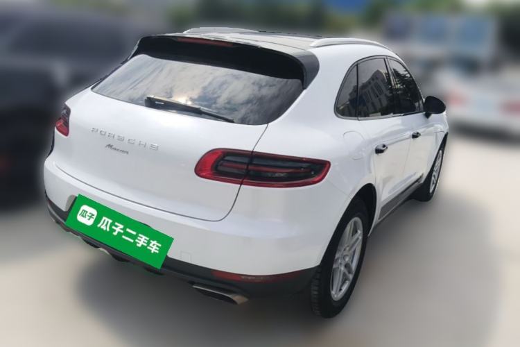 Used Porsche Macan 2017 Macan 2.0T Rear Right 45 Deg