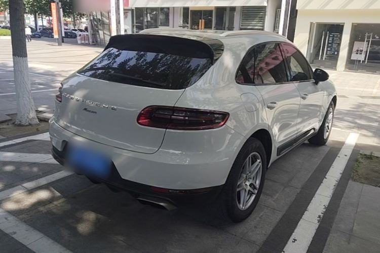 Used Porsche Macan 2017 Macan 2.0T Rear Right 45 Deg