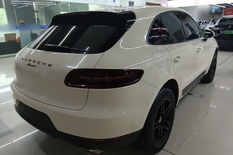 Used Porsche Macan 2017 Macan 2.0T Rear Right 45 Deg