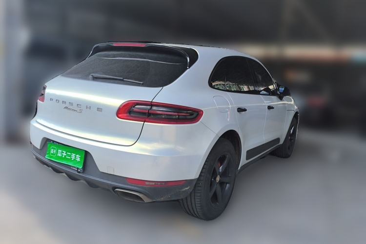 Used Porsche Macan 2017 Macan 2.0T Rear Right 45 Deg